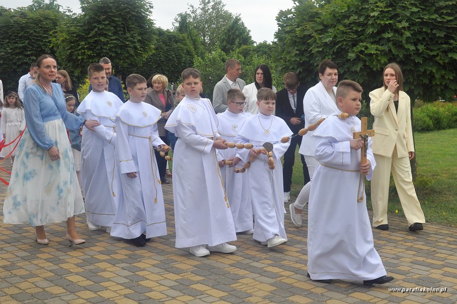 037 Procesja eucharystyczna.jpg